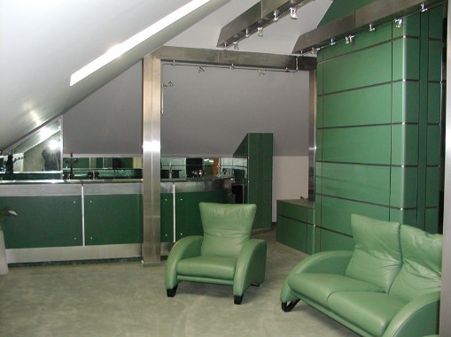 Отделка офисного помещения выполнена с применением композитных материалов Алюминстрой